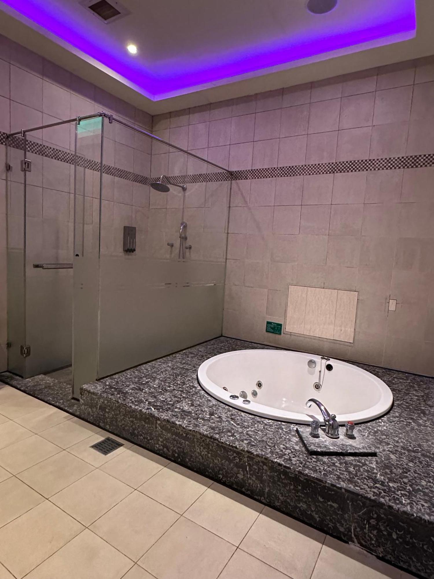 Purple Rainbow Motel Tajpej Kültér fotó